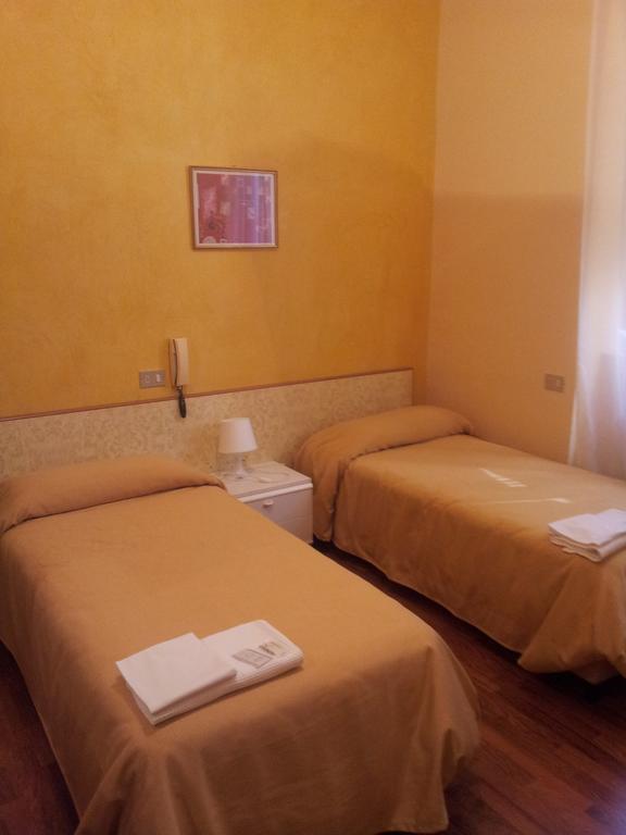 Albergo Tarsia Castrovillari Phòng bức ảnh