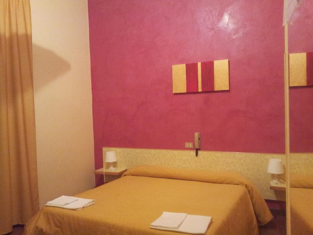 Albergo Tarsia Castrovillari Phòng bức ảnh